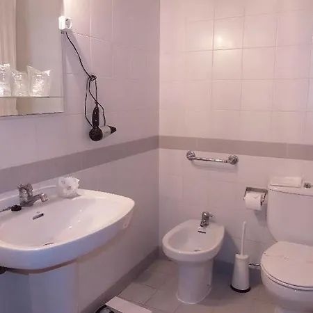 科利纳多玛酒店 3* 阿尔布费拉